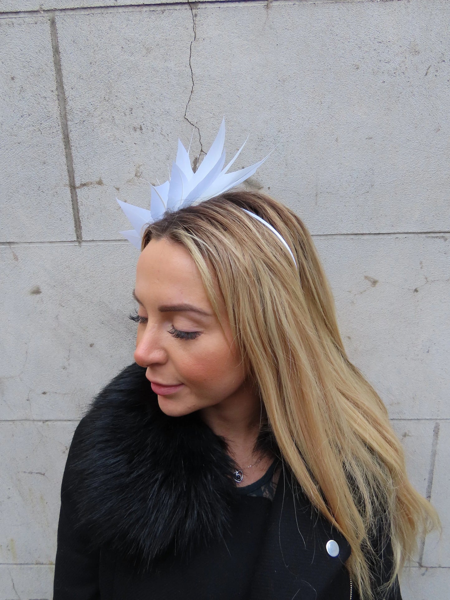 White Feather Fascinator u11401