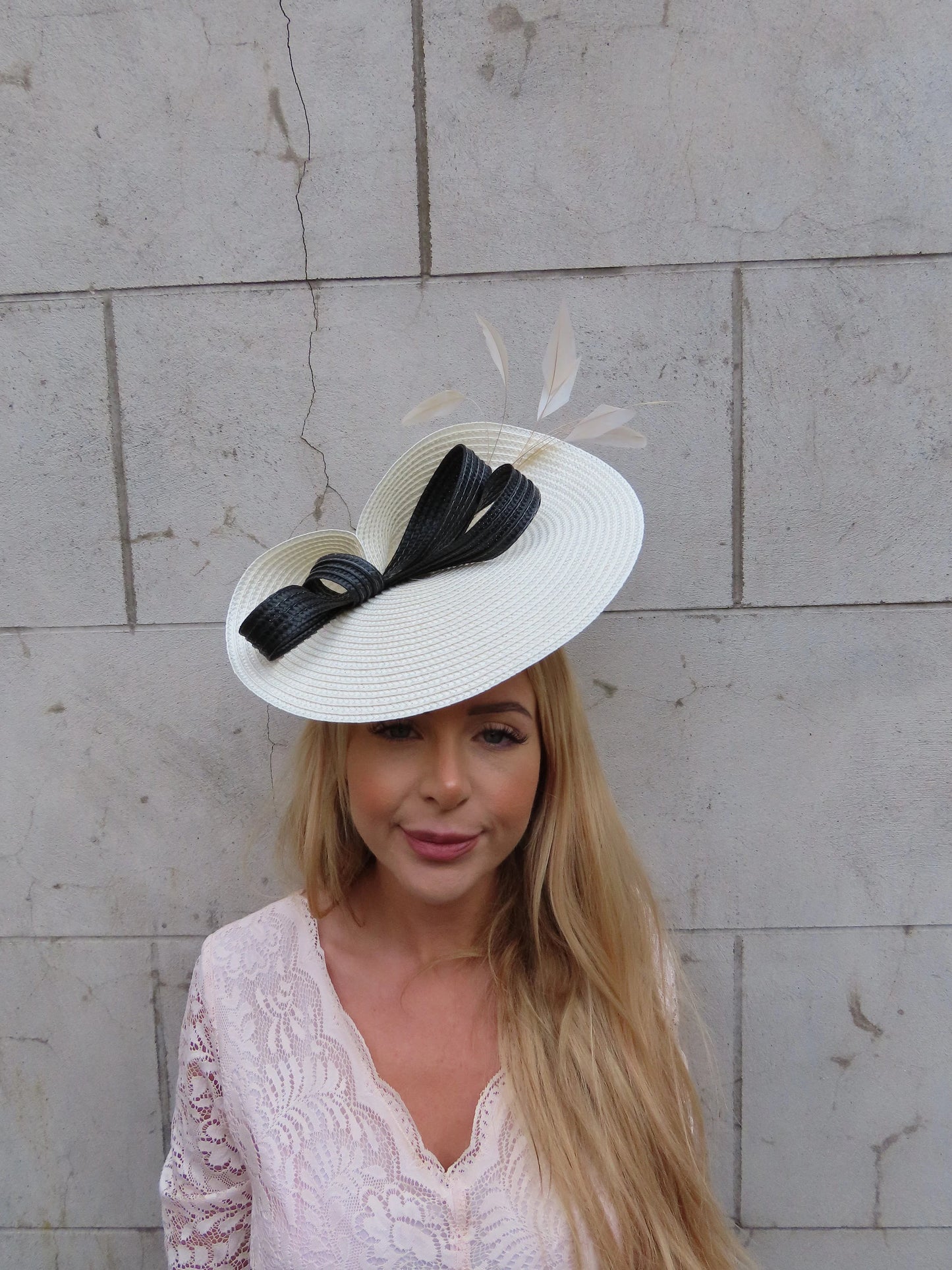 Black & Cream Feather Hat Fascinator Wedding Guest Races Ascot Hatinator