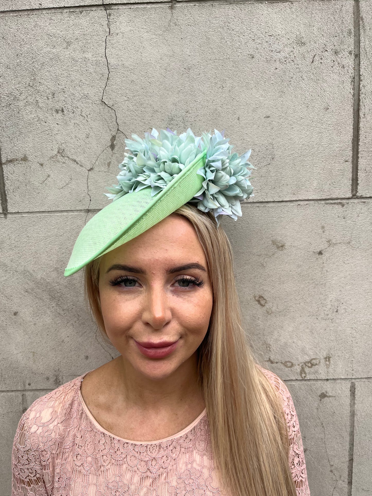 Mint Flower Disc Hatinator