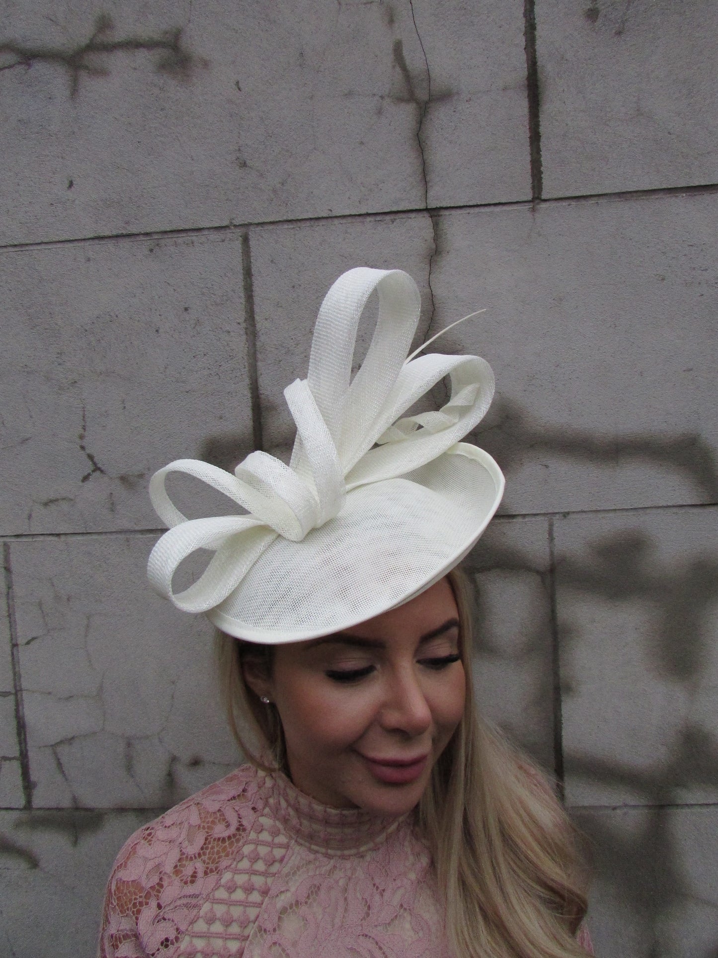 Large Cream Disc Hatinator