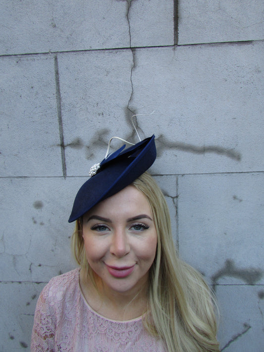 Navy Blue & Cream Feather Disc Hatinator