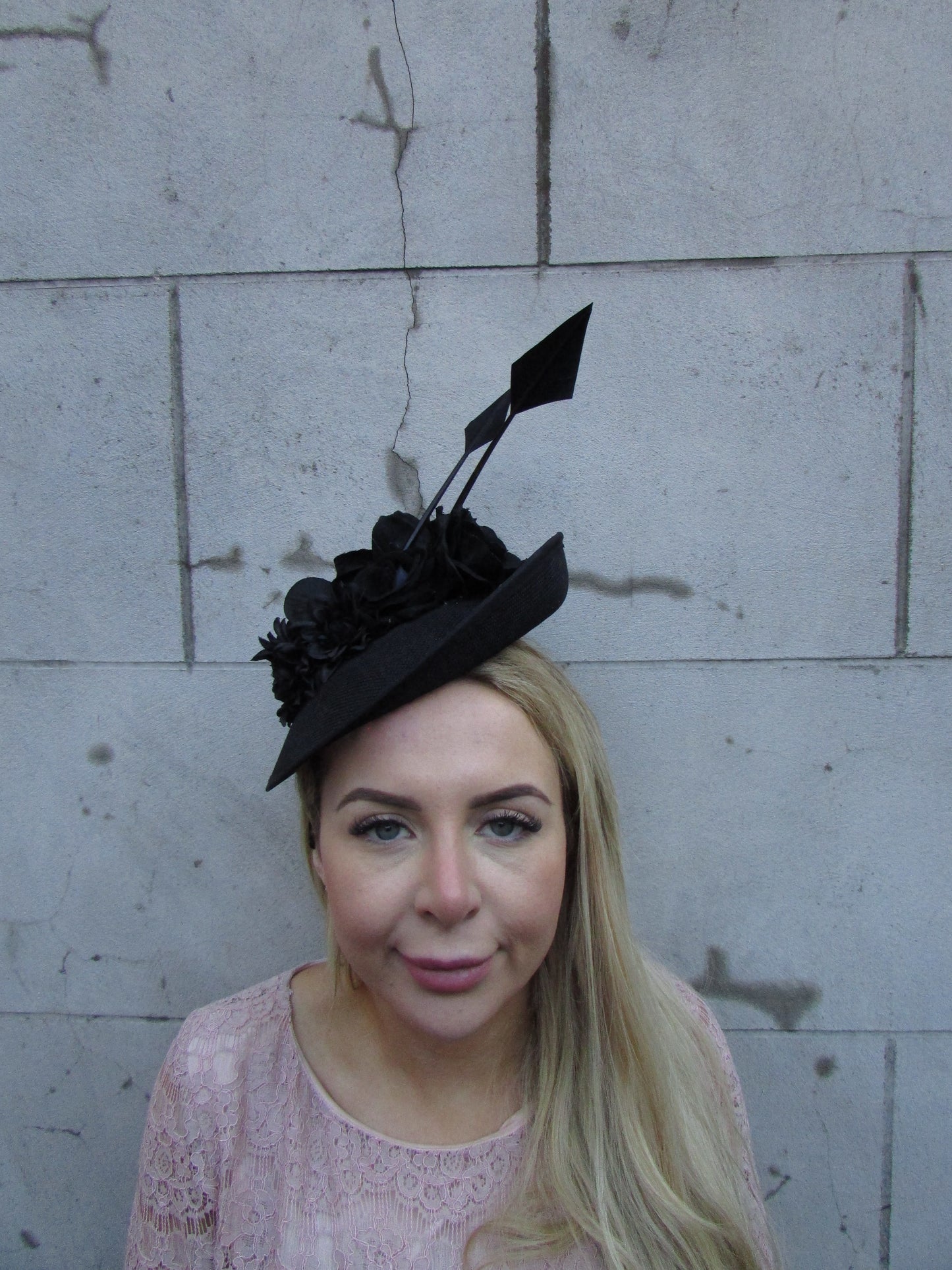 Black Flower Disc Hatinator