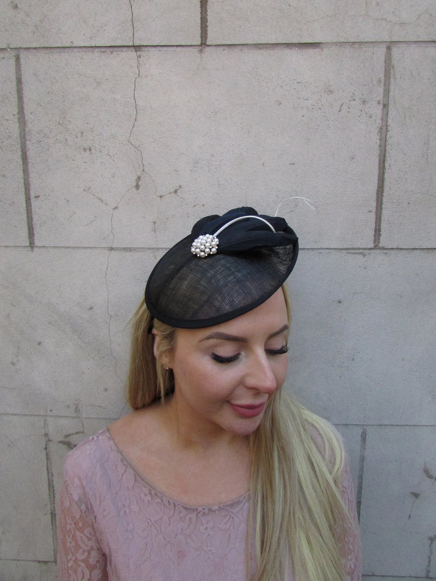 Black & Ivory Pearl Disc Hat
