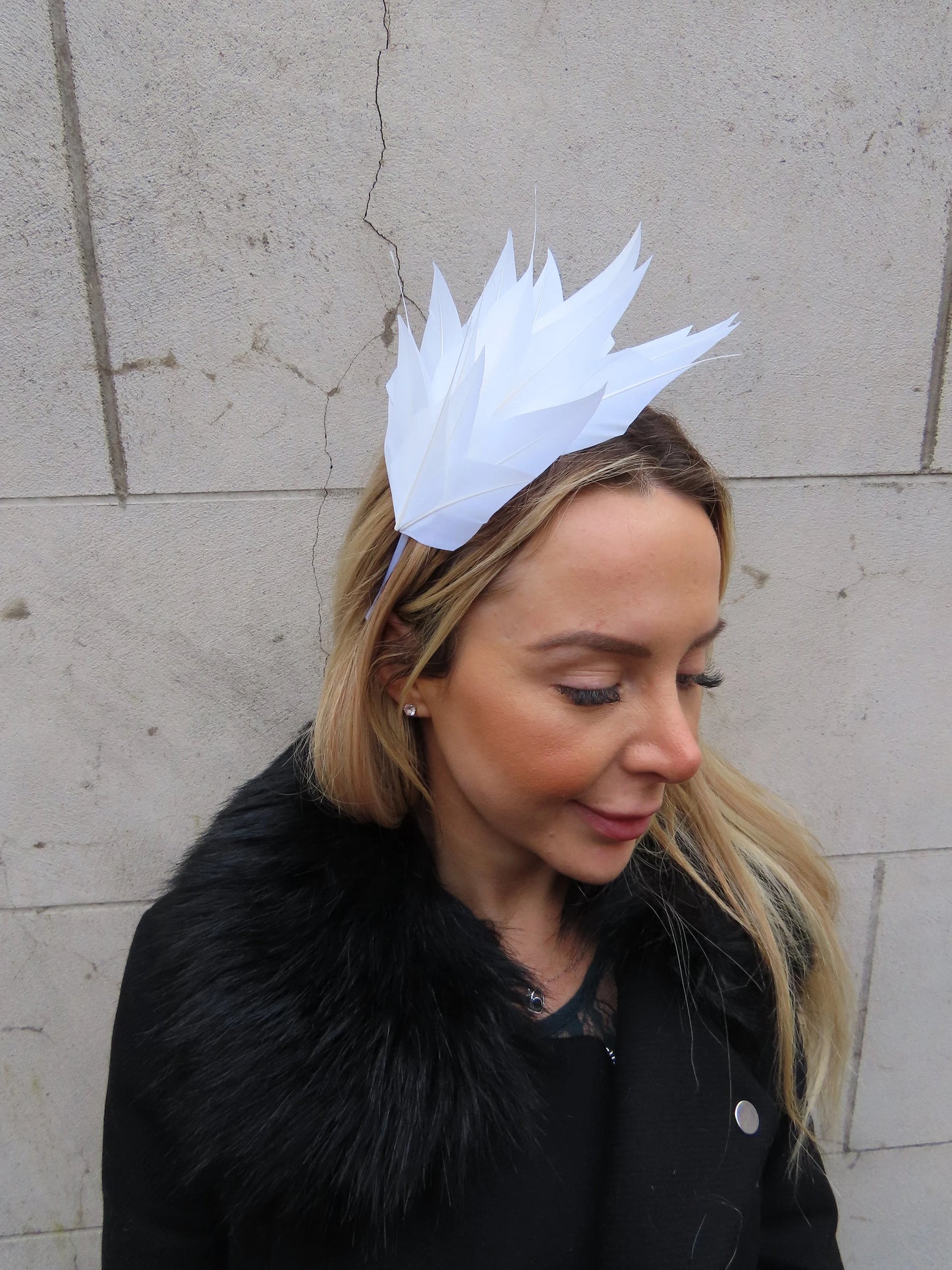 White Feather Fascinator u11401