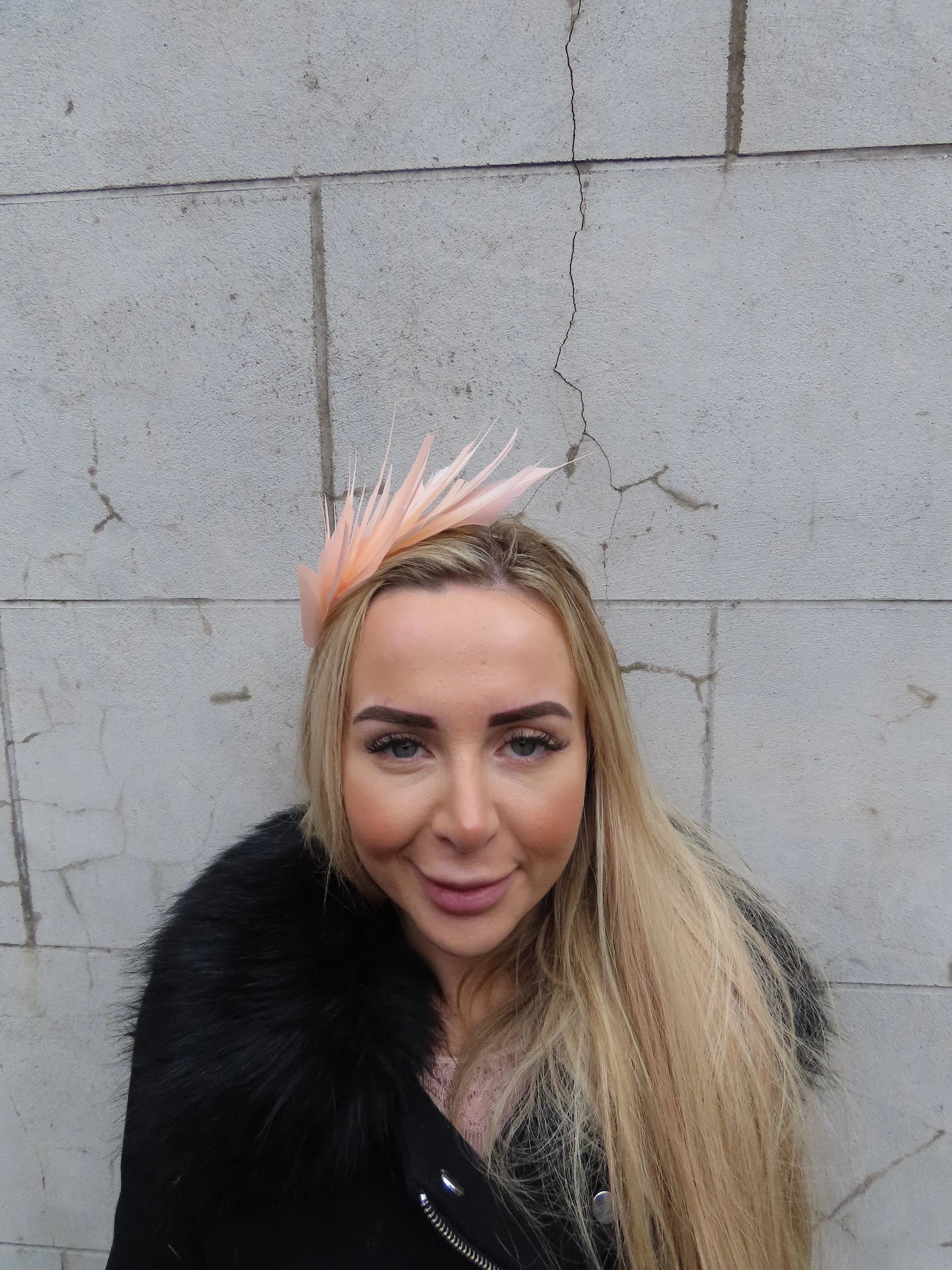 Light Peach Feather Fascinator u12701