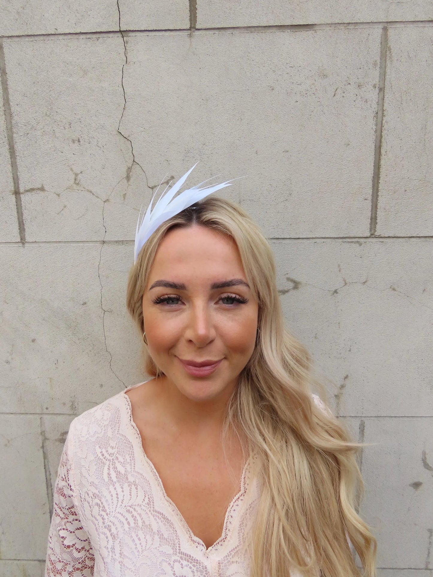 White Feather Fascinator